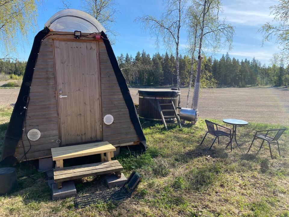 Niiralan Tila : Starlite Cabin Laitila Extérieur photo
